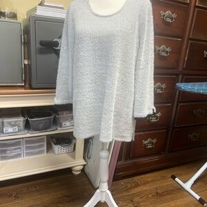 Chico's Light Gray Knit Top